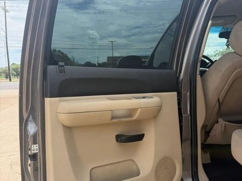 Used 2007 Chevrolet Silverado 1500 LT w/ 2LT Audio Package AWD/4WD image 7