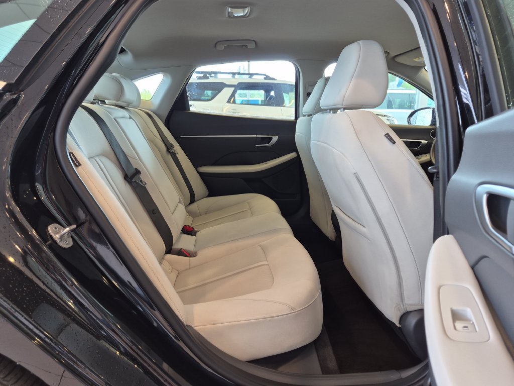 Used 2025 Hyundai Sonata SEL FWD image 25