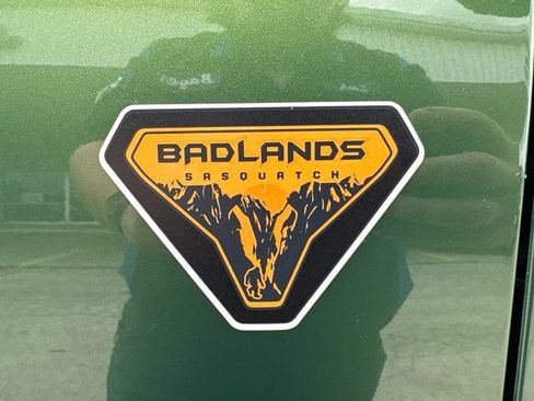 Used 2022 Ford Bronco Badlands AWD/4WD image 12