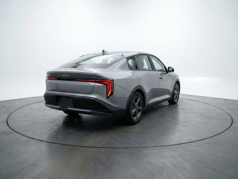 Used 2025 Kia K4 LXS image 9