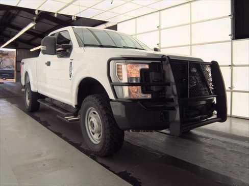 Used 2019 Ford F250 XL w/ Power Equipment Group image 4