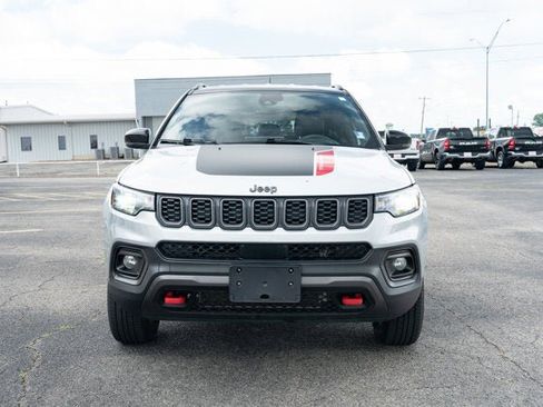 Certified 2025 Jeep Compass Trailhawk AWD/4WD image 8