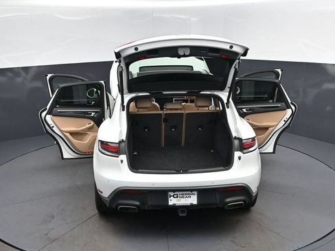 Used 2024 Porsche Macan AWD/4WD image 48