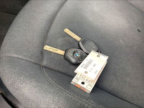 Used 2005 BMW Z4 2.5i image 11
