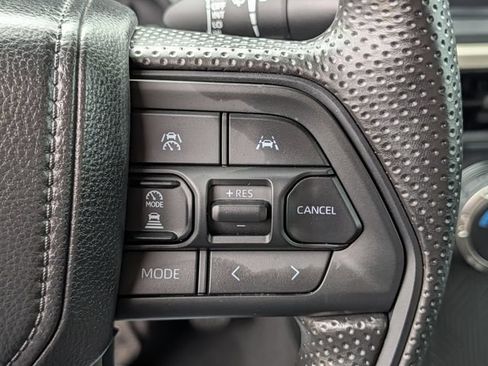 Used 2025 Toyota Tacoma SR AWD/4WD image 21