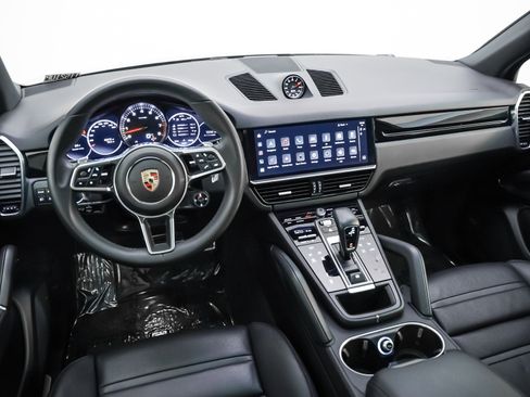 Used 2023 Porsche Cayenne image 19