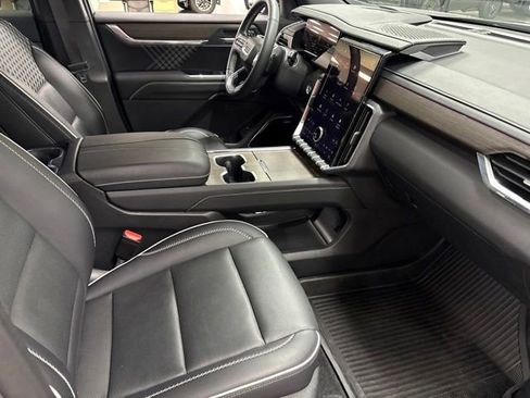 Used 2024 GMC Acadia Denali FWD image 9