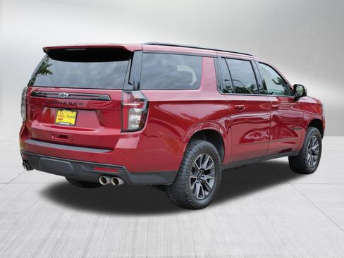 Used 2023 Chevrolet Suburban Z71 w/ Z71 Off-Road Package AWD/4WD image 7