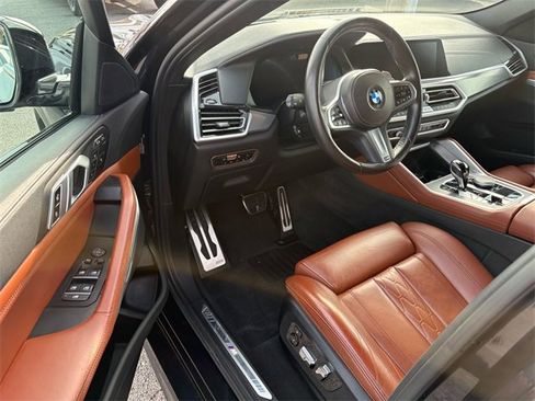 Used 2022 BMW X6 xDrive40i w/ M Sport Package image 6