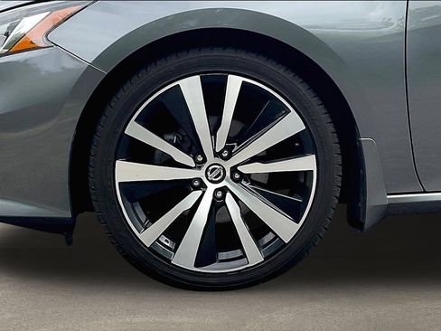 Used 2019 Nissan Altima 2.5 SR w/ SR Premium Package FWD image 27