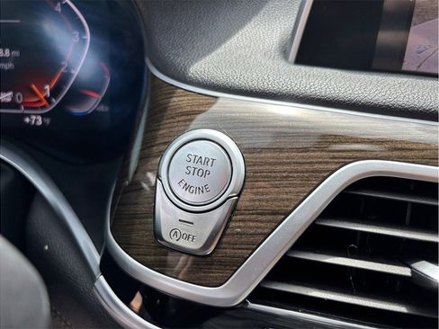 Used 2021 BMW 740i image 32