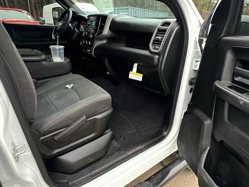 Used 2024 RAM 2500 Tradesman w/ Chrome Appearance Group image 19