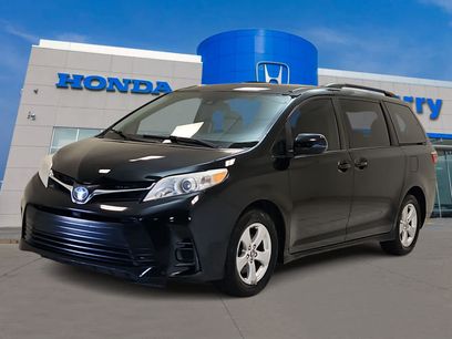 Used 2018 Toyota Sienna LE