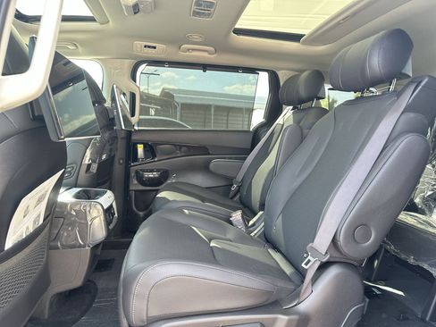 New 2026 Kia Carnival SX Prestige FWD image 24