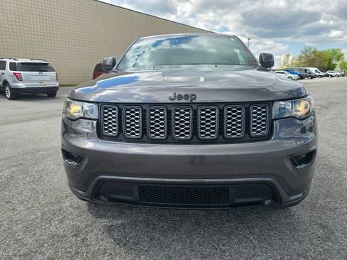 Used 2021 Jeep Grand Cherokee Laredo X AWD/4WD image 8