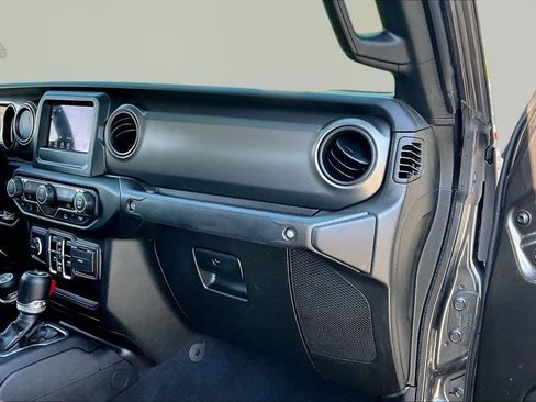 Used 2023 Jeep Gladiator Sport AWD/4WD image 18