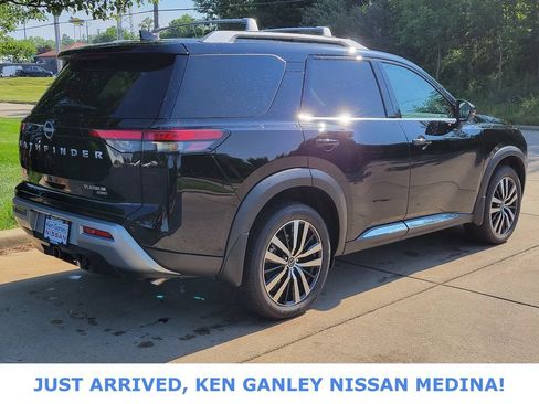Certified 2025 Nissan Pathfinder Platinum AWD/4WD image 3