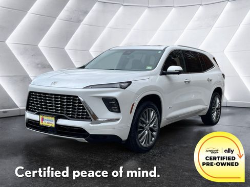 Used 2025 Buick Enclave Avenir AWD/4WD image 1