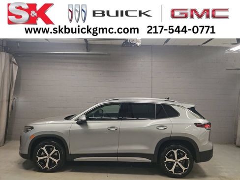 Used 2025 Volkswagen Tiguan SE AWD/4WD image 1