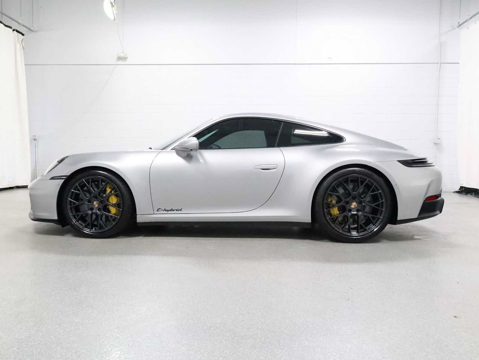 Certified 2026 Porsche 911 Carrera 4 GTS AWD/4WD image 2