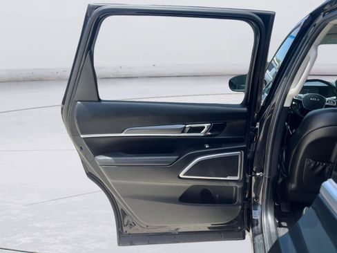 Used 2023 Kia Telluride S AWD/4WD image 14