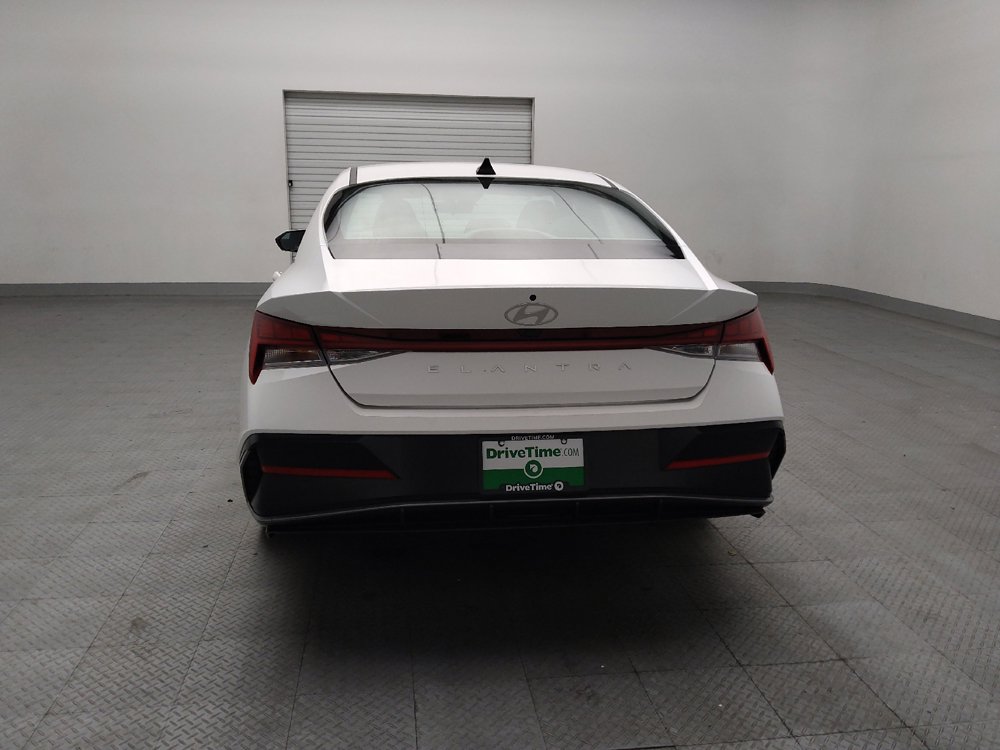 Used 2025 Hyundai Elantra SEL FWD image 6