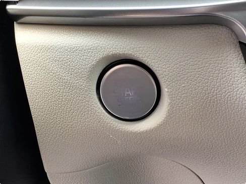 Used 2025 Kia Sorento S FWD image 12