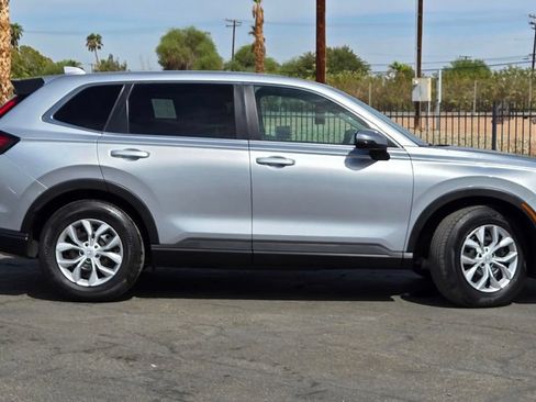 Used 2025 Honda CR-V LX image 3