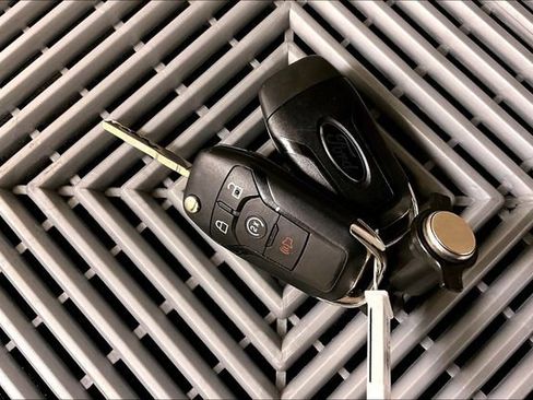 Used 2024 Ford Ranger XLT w/ Trailer Tow Package image 12