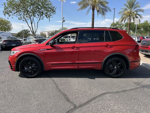 Certified 2024 Volkswagen Tiguan SE R-Line FWD image 2