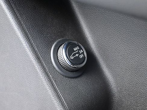 Used 2024 Cadillac XT6 Luxury image 19