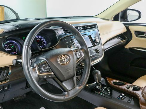 Used 2017 Toyota Avalon Limited FWD image 24