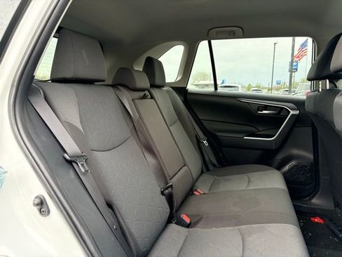 Used 2025 Toyota RAV4 XLE AWD/4WD image 12