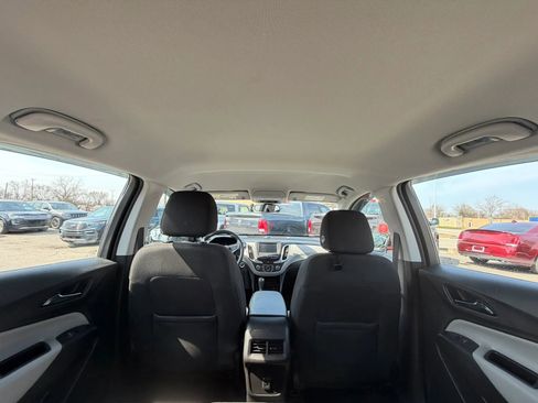 Used 2019 Chevrolet Equinox LS FWD image 20