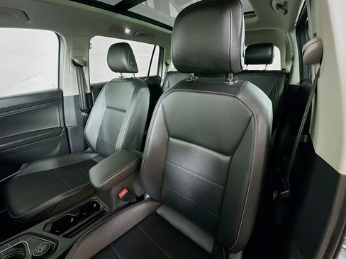 Used 2021 Volkswagen Tiguan SE image 19