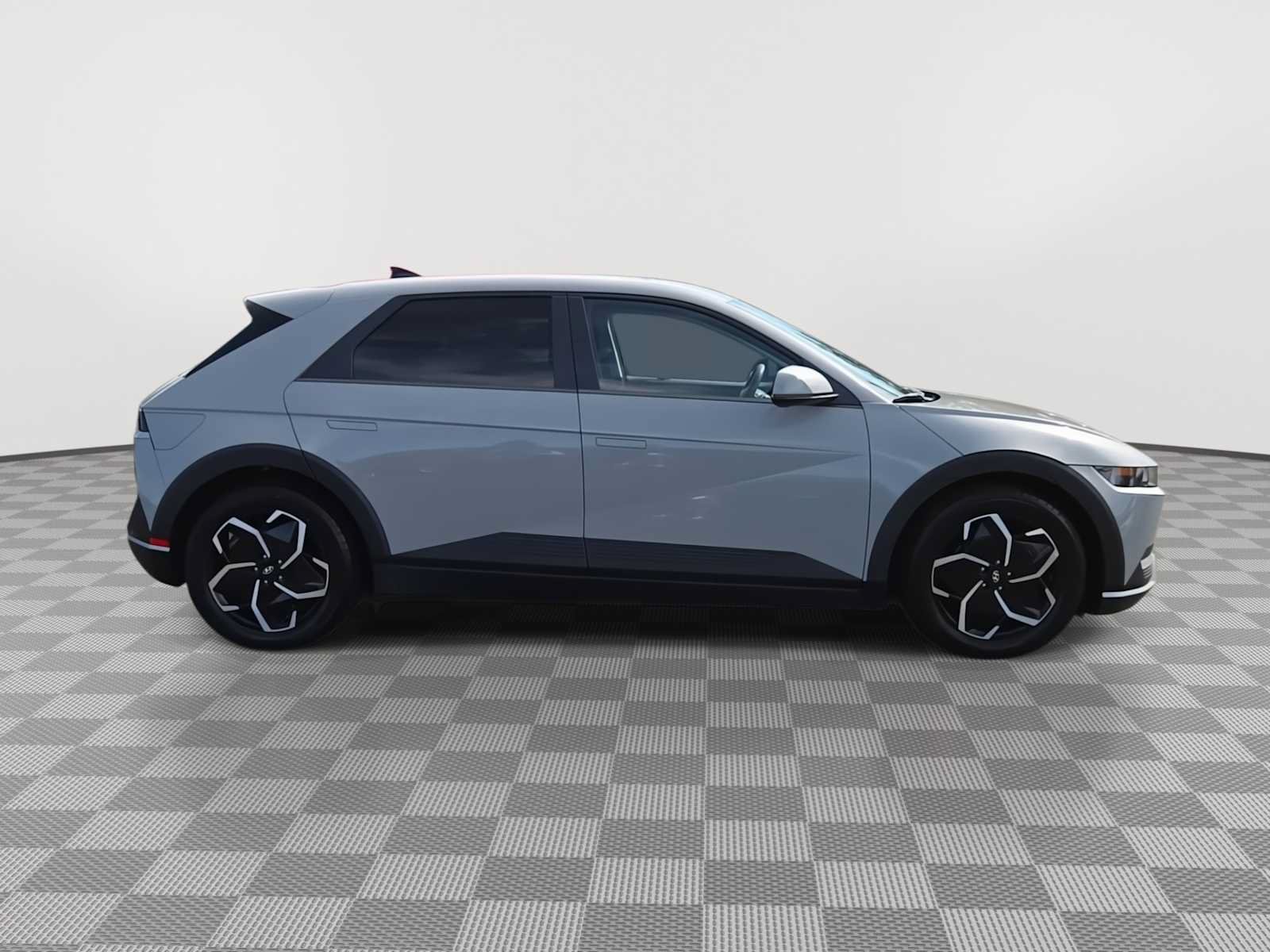 Used 2024 Hyundai Ioniq 5 SE RWD image 9