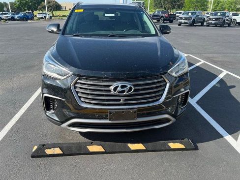Used 2017 Hyundai Santa Fe Limited AWD/4WD image 2