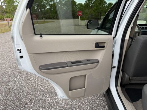 Used 2011 Ford Escape XLS w/ 101A Rapid Spec Order Code image 11