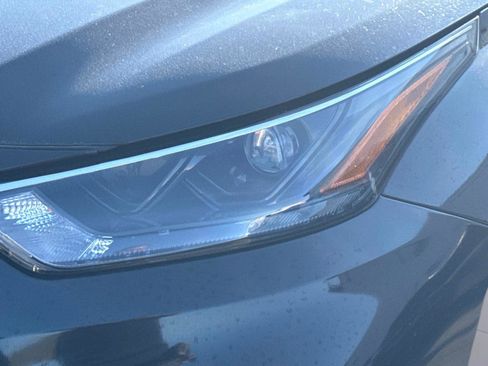 Used 2024 Toyota Highlander LE image 10