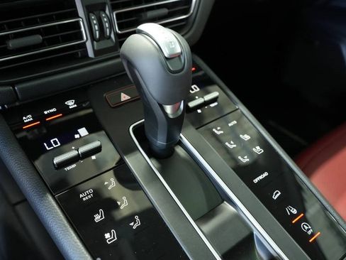 New 2025 Porsche Macan image 24