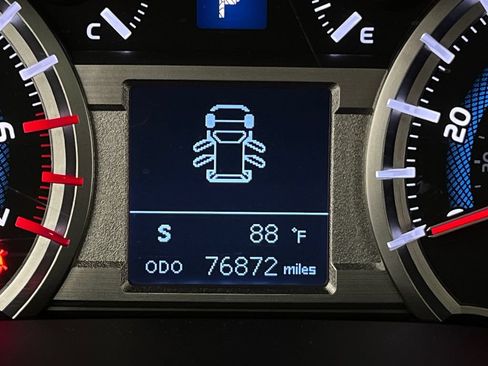 Used 2018 Toyota 4Runner SR5 Premium AWD/4WD image 17
