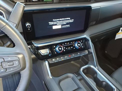 Used 2024 GMC Sierra 2500 Denali w/ Technology Package image 13