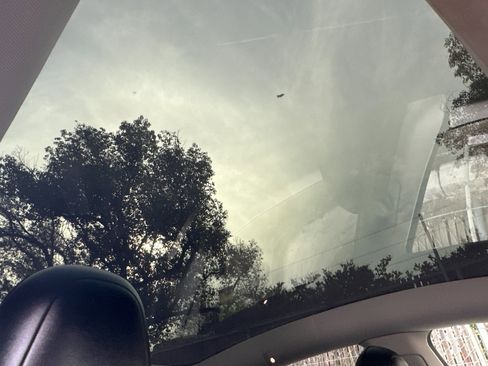 Used 2022 Tesla Model Y Performance image 17