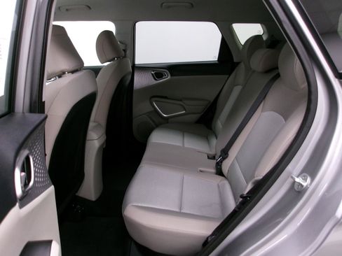 Used 2022 Kia Soul LX FWD image 9