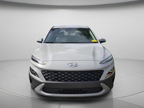 Used 2023 Hyundai Kona SE FWD image 3