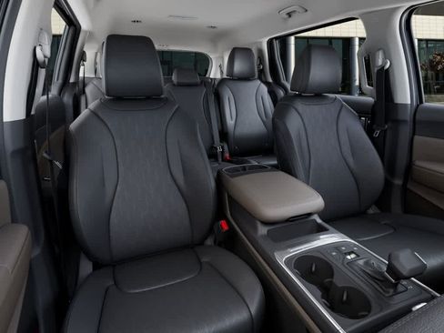 New 2026 Kia Carnival FWD image 15