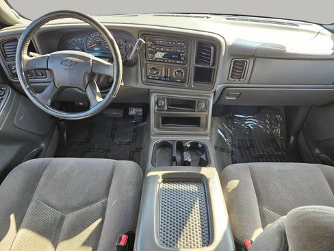 Used 2005 Chevrolet Silverado 2500 LS image 2