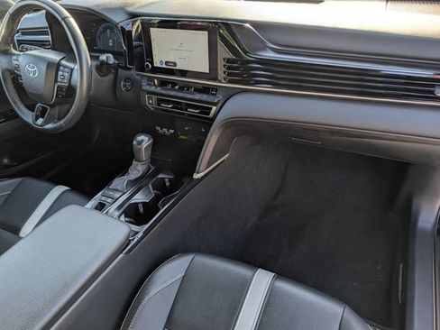 Used 2025 Toyota Camry SE FWD image 31
