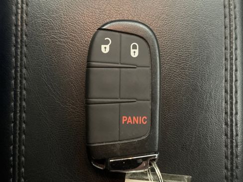Used 2023 Jeep Compass Latitude AWD/4WD image 10