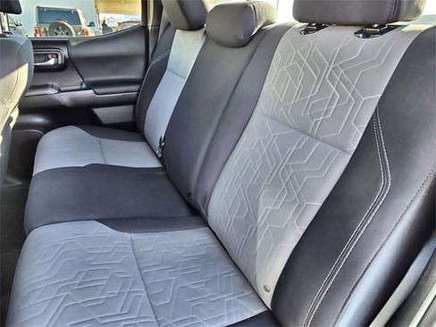 Used 2020 Toyota Tacoma TRD Off-Road image 21